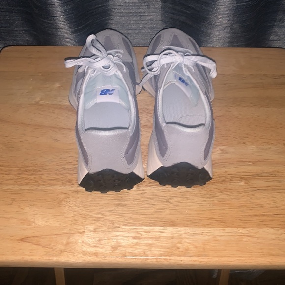 New Balance Suede/nylon construction is lightweight - Picture 6 of 8